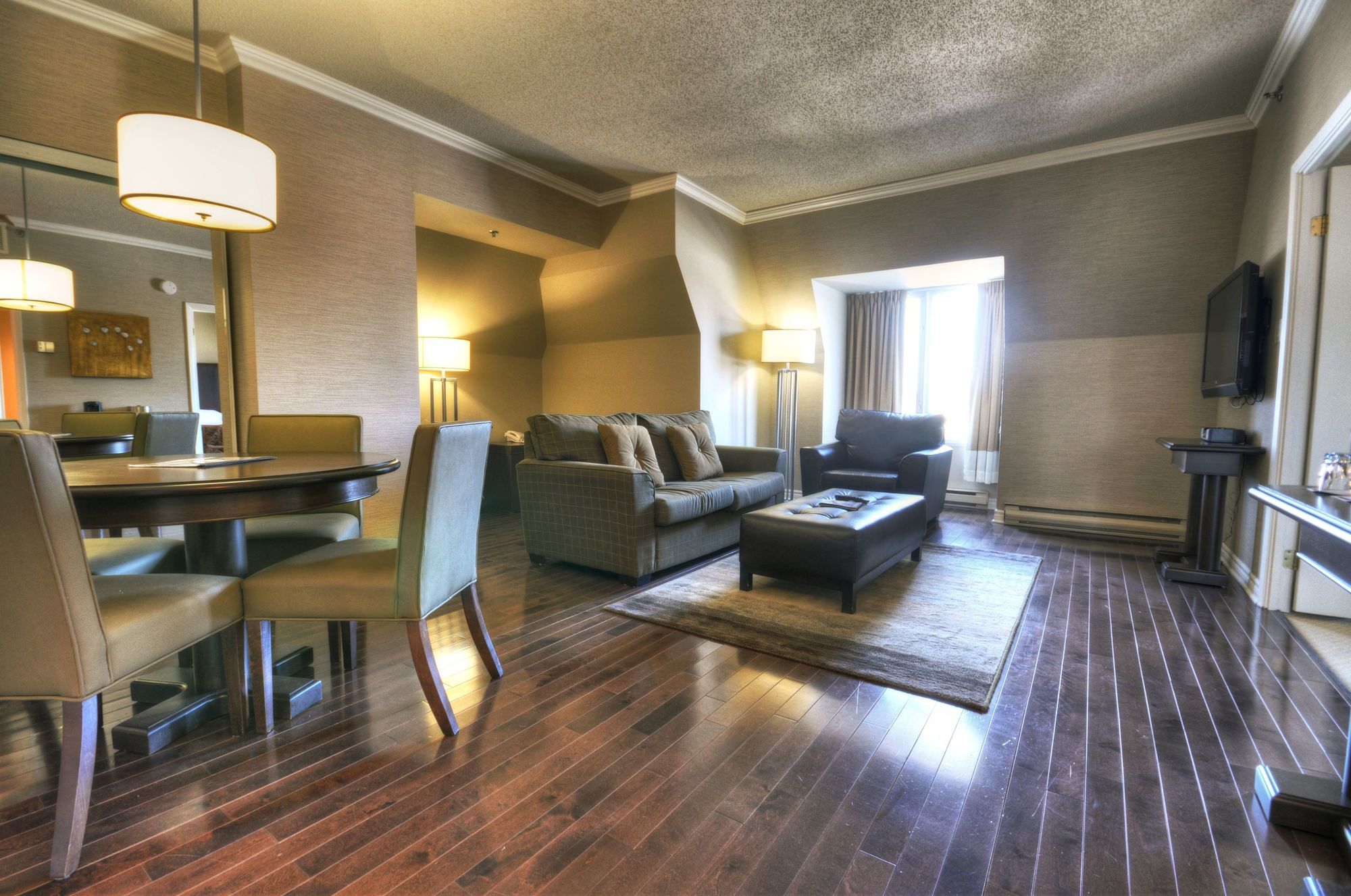 Chateau Cartier & Ascend Collection Hotel